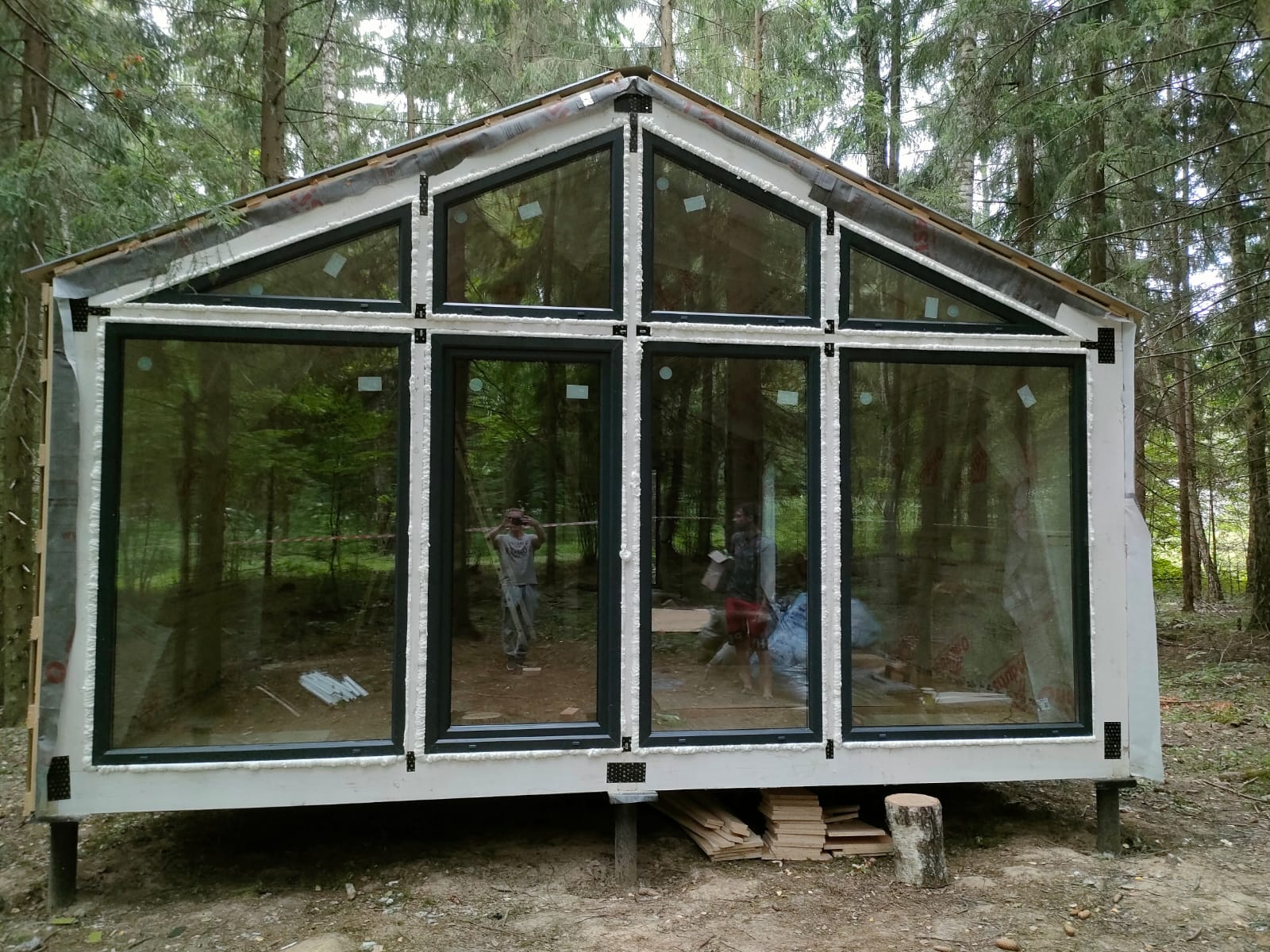 Окно в форме треугольник в профиле Rehau